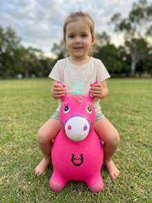 Juguete inflable montable para niños tipo vaquita saltarina, animal brincador con asas y textura antideslizante, ideal para desarrollo motriz y equilibrio, juego activo en casa, cuarto de juegos o patio, material resistente y fácil de limpiar, para niños pequeños - Rosa - Ver 2
