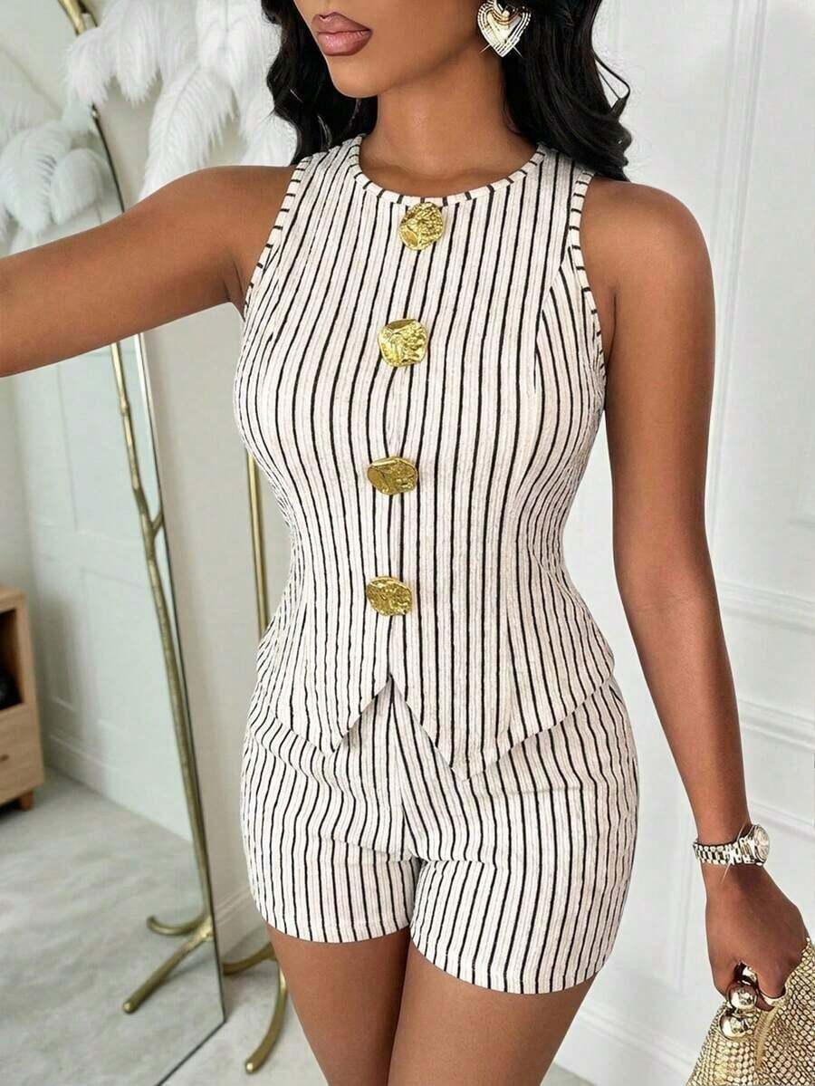 Conjunto de oficina casual elegante para mujer, camiseta sin mangas ajustada y sexy con decoración de botones metálicos y shorts, traje casual de 2 piezas - Multicolor - Ver 1