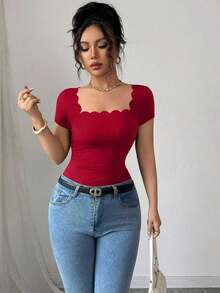 Nueva camiseta de mujer de manga corta con cuello cuadrado, dobladillo ondulado negro y fruncido lateral, versátil para el verano - Rojo - Ver 6