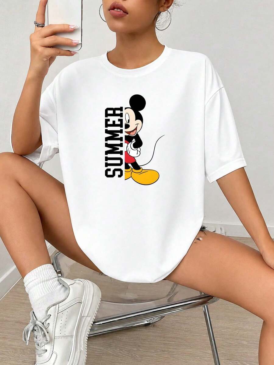 Diseño de impresión gráfica de verano con tecla de micrófono Mo-use, texto dividido e iconos, blanco y negro, rojo y amarillo, arte de dibujos animados retro, tema divertido y juguetón para decoración doméstica o regalo.jpgRegalos personalizados: Camisetas para mujer con estilos que van desde lo moderno, hippie, casual y minimalista. Ropa masculina personalizada única, armarios cápsula y prendas básicas/urbanas para hombre. Regalos ideales para novios, familiares y amigos, adecuados para cumpleaños, vacaciones, colegio/competiciones, deportes/escalada y más, así como para la moda de otoño y eventos urbanos. Blanco verano.