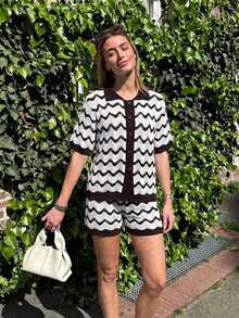 Conjunto de 2 piezas FORYEE 2026 de mujer, con cárdigan de punto de cuello polo de manga corta a rayas y shorts, elegante traje de punto a rayas, adecuado para vacaciones de verano y playa - Marrón - Ver 7