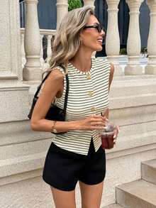 Elegante y versátil top de punto a rayas, apropiado para ir a la oficina, salir de fiesta o uso casual.Cuello redondo, sin mangas, con decoración de botones metálicos. - Albaricoque - Ver 4