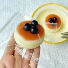 Bánh Soufflé Needoh Schylling có chất lượng hình thức cao. Bánh mềm mịn như bánh làm từ đất sét thật, mang lại trải nghiệm thư giãn và thú vị. Cảm giác như đang chơi một món đồ chơi vậy. - bánh ngọt - Xem 14
