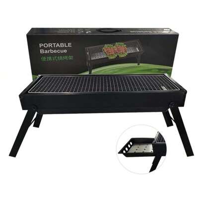 Barbecue portatile pieghevole, fornello a carbone per esterni, set di piccoli accessori per barbecue ideale per il campeggio. Design pieghevole, pronto all'uso una volta aperto, dimensioni compatte una volta ripiegato. Perfetto per picnic al parco, gite in campeggio o piccoli ritrovi in giardino.
