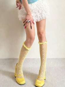 A Pair Of Sweet Girl-Style Satin Wooden-Earbud Lace Mid-Thigh Stockings. Multi-Color Open Mesh Lace Flowered Stockings Suitable For Revealing Style In Spring And Summer. Spring/Summer Lolita J.K. Style Girl Accessories. - Multicolor - View 9