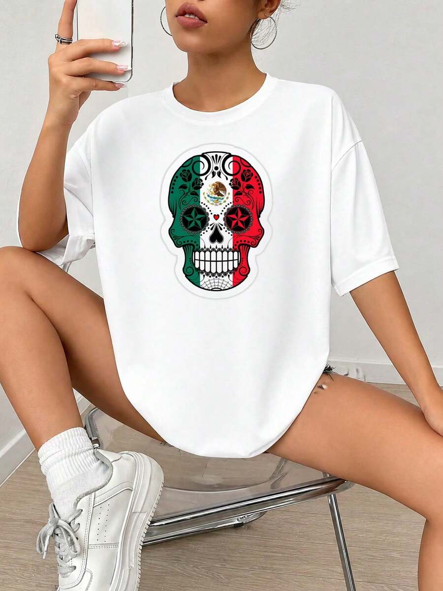 Diseño gráfico de impresión de calavera de azúcar, esquema de colores Fl-ag mexicano, estilo Día de los Muertos, pegatina decorativa para casa o vehículo.jpgRegalos personalizados: Camisetas para mujer con estilos que van desde lo moderno, hippie, casual y minimalista. Ropa masculina personalizada única, armarios cápsula y prendas básicas/urbanas para hombre. Regalos ideales para novios, familiares y amigos, adecuados para cumpleaños, vacaciones, colegio/competiciones, deportes/escalada y más, así como para la moda de otoño y eventos urbanos. Blanco verano.
