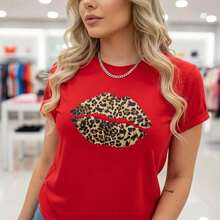 Camiseta de Algodón Vintage para Mujer con Estampado de Labios de Leopardo, Manga Corta, Cuello Redondo, Top Casual, Suave y Cómoda, Corte Holgado, Blusa de Verano, Tallas Disponibles, Diseño de Labios con Estampado Animal a la Moda, Camiseta para Uso Diario, Tela de Algodón Transpirable, Camiseta Gráfica. - Rojo - Ver 7