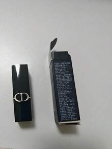 Dior 迪奥哑光唇膏 #720 玫瑰木色，滋润持久，适合日常妆容、派对和约会，也是馈赠佳品，高显色度柔滑配方 - 紅色 - 查看 4