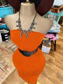 Vestido de mujer de moda con unicolor, volante asimétrico en el bajo y sin tirantes (cinturón no incluido) - Naranja Quemada - Ver 4
