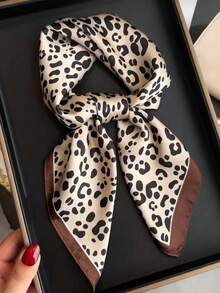 1pc Women's Classic Leopard Print 70*70cm Silk Scarf, Versatile Sunscreen Accessory Suitable For Daily Wear - Brown - View 2
