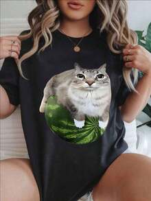 Camiseta Casual de Manga Corta para Mujer - Diseño de Gato de Pie sobre una Rodaja de Sandía, Cuello Redondo, Top de Verano, Lavable a Máquina, Camisetas para Damas, Ropa Casual, Estilo Moderno, Ajuste Cómodo  
 -Blanco - Negro - Ver 7