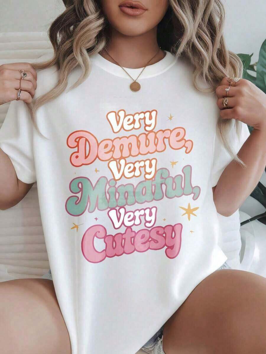 Women's Vintage Style Short Sleeve Casual T-Shirt - Very Discreet, Very Delicate, Very Cute, Round Neck, Summer Top, Machine Washable, Ladies' T-Shirts, Casual Wear, Modern Look, Comfortable Fit
BlackFashion - 白色 - 查看 1