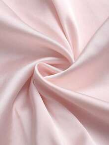 Sweetro Blusa de un solo hombro de estilo francés nueva para primavera/verano, blusa de satén rosa con diseño de volantes, adecuada para ocasiones casuales, de fiesta y de noche - Rosa - Ver 4