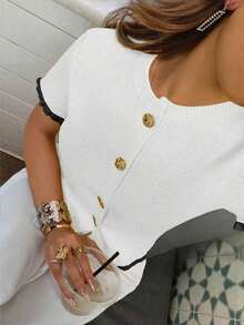 Top de Punto Beige con Botones en la Manga para Mujer, Elegante Suéter Casual de Manga Corta, Ideal para Citas y Uso Diario - Blanco y Negro - Ver 1