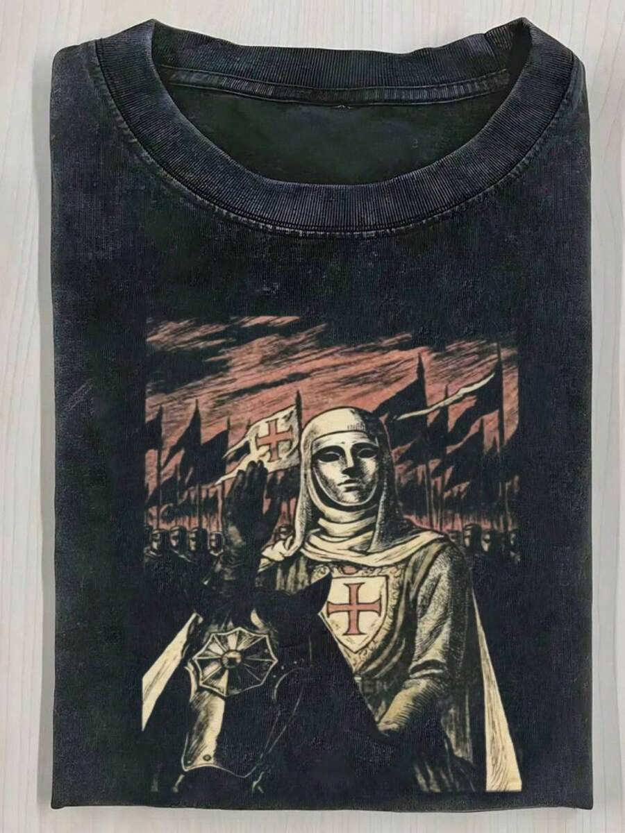 Camiseta de hombre con estampado de caballería ecuestre - Diseño de guerrero medieval 100% moderno, con una atmósfera dramática profunda, que presenta cruces rojas y blancas, camiseta casual cómoda y a la moda, lavable a máquina, cuello redondo, corte regular, manga corta. - Negro - Ver 1