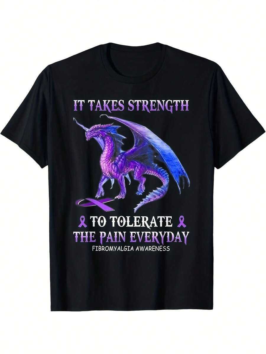 Camiseta de Algodón de 180 g/m² para Hombre y Mujer - Dragón Morado y Lema de Concientización sobre la Fibromialgia "Se Necesita Fuerza para Tolerar el Dolor Diario" - Camiseta Casual de Cuello Redondo, Suave y Transpirable para Dolor Crónico, Ropa Casual y Eventos Especiales - Negro - Ver 1