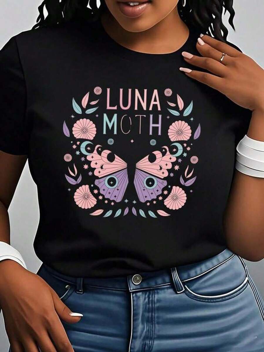 Camiseta de Mujer con Diseño de Mariposa Luna Moth, Estampado Floral de Luna y Estrellas, Top Casual para Amantes de la Naturaleza, Ropa de Verano, Regalo para Ella - Negro - Ver 1