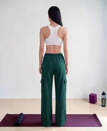 Pants Deportivo Cargo Dama Moda Comodo Con Bolsas Deportivo, Gym, Color Solido, Caliente, Resistente Mujer Pierna Ancha, Cintura con Cordon - Verde Botella - Ver 2