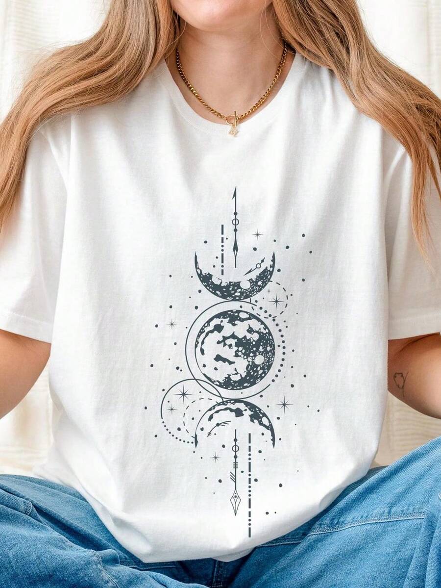Camiseta mística de fases lunares, camiseta bohemia celestial. Camiseta unisex de algodón puro de 220 g. Peso ideal para todas las estaciones, apta tanto para hombres como para mujeres. Tejido duradero de alta calidad, suave al tacto y de larga duración. Top transpirable. Adecuado para la primavera y el verano, vacaciones, Día de la Madre, Día de la Independencia. - Blanco - Ver 1