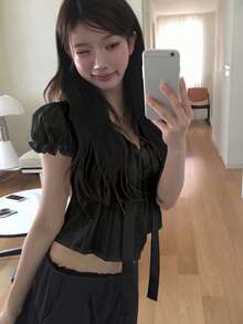 Camiseta de manga corta con mangas de pétalos de encaje, estilo dulce y encantador, ajuste delgado al estilo coreano para primavera/verano en color negro - Negro - Ver 4