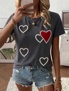 Camiseta Casual Blanca de Manga Corta y Cuello Redondo para Mujer con Adornos de Perlas y Corazón Rojo, Top de Tela Elástica de Poliéster a la Moda - Gris Oscuro - Ver 3