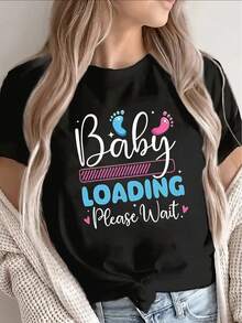 Elegante camiseta de manga corta negra para mujer, con un divertido diseño gráfico de "Por favor, espere", cómoda y ligera, adecuada tanto para el hogar como para uso casual, confeccionada en tela suave con un estampado divertido de anuncio de embarazo, camiseta de moda chic. - Negro - Ver 1