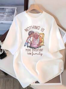 Ilustración que muestra el amor entre generaciones simbolizando el valor eterno de la familia y la conexión entre abuela y nieto con mensaje positivo sobre la unión familiar camiseta de mujer  cómoda y suave para uso diario - Blanco - Ver 3