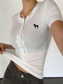 Camiseta básica de manga corta con cuello redondo y media abertura, con diseño ajustado y sexy, de estilo urbano para el verano, para mujer - Blanco 6 - Ver 3