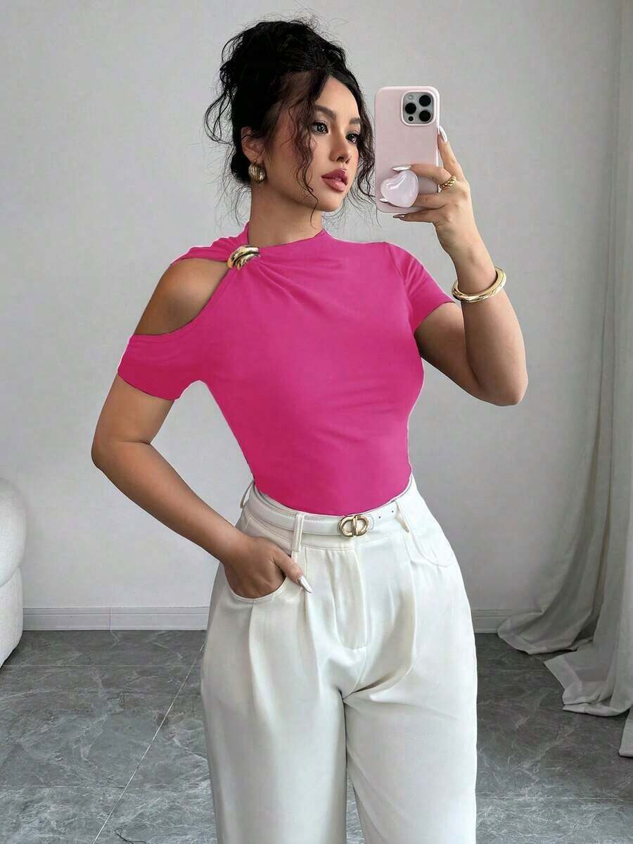 Camiseta de mujer de hombros descubiertos elegante con decoración metálica, para verano - Rosa Fucsia - Ver 1