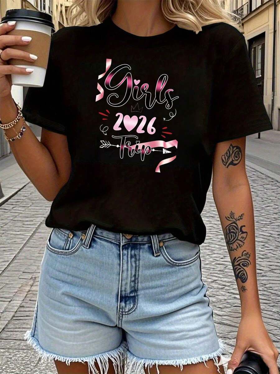 Camiseta de algodón puro para mujer, estilo romántico para vacaciones, estampado con texto "Girls 2026 Trip", camiseta de manga corta con cuello redondo para mujer, ideal para compras informales, regalos de vacaciones, reuniones de amigos, fiestas de música, conjuntos de vacaciones. - Negro - Ver 1