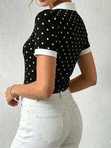 Camiseta de mujer con cuello polo, manga corta, estampado de lunares y parches - Negro - Ver 2