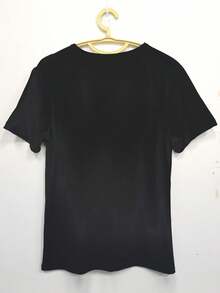 Camiseta de manga corta estampada de verano informal para mujer, talla grande, cuello redondo, manga corta, tela ligeramente elástica, estilo regular, top cómodo para todas las estaciones, ropa de mujer, camiseta de manga corta talla grande adecuada para el Día de San Valentín, Pascua y entusiastas del fútbol - Camiseta vintage de estilo callejero unisex, holgada, de algodón, de manga corta y cuello redondo, blusas para mujer. blusas.blusas casuales para dama. - Negro - Ver 2