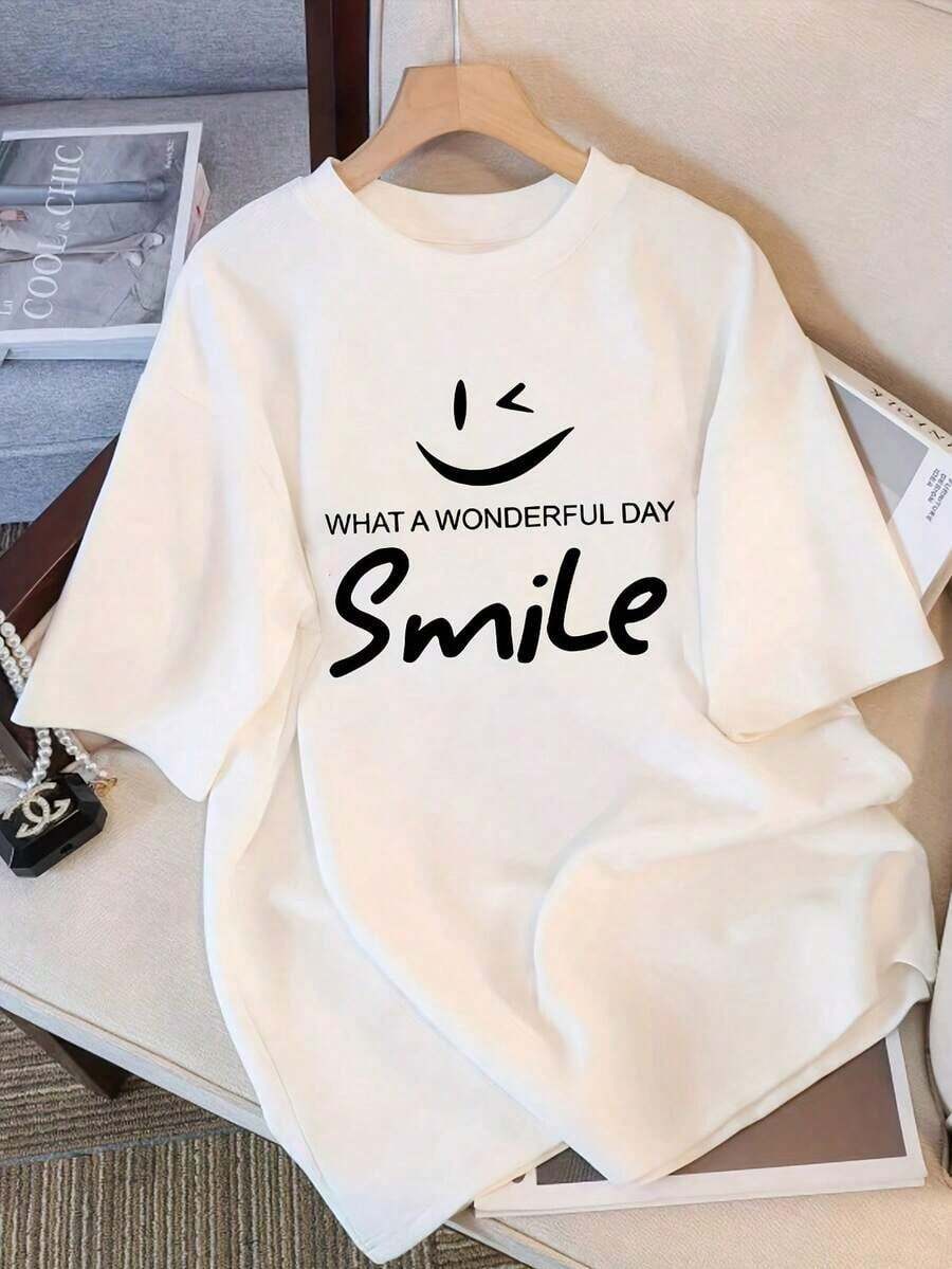 Camisetas de manga corta de talla grande, suaves y transpirables para mujer - Tops casuales de corte holgado para uso diario, camiseta de manga corta con diseño único para mujer, camiseta de manga corta de moda con estampado de dibujos animados para verano, top ajustado, transpirable y cómodo. - Blanco - Ver 1