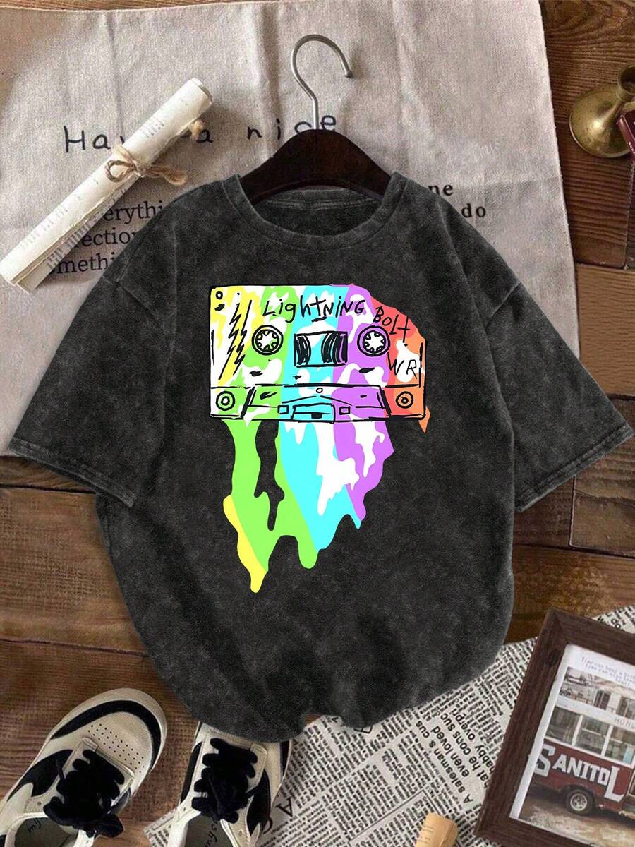 Camiseta con diseño de grafiti a la moda. Camisa vintage lavada. Crea fácilmente un estilo retro casual. Muy adecuado para viajes diarios, reuniones informales y uso cotidiano. Ropa Clásica Vintage para Mujer - Negro - Ver 1