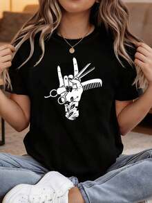 Camiseta de manga corta para mujer, de estilo moderno y profesional, con cuello redondo, para primavera-verano, con un estampado de tijeras y un peine formando un patrón de gesto de la mano, adecuada para compras informales, regalos de vacaciones, reuniones con amigos y ropa de ocio. - Negro - Ver 1