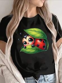 Soft 100% Cotton T-Shirt. Women's Black Short-Sleeved T-Shirt With A Ladybug Print On A Leaf. Lightweight And Durable, Perfect For Casual Wear At Home Or Outdoor Activities. Breathable Cotton T-Shirt That Goes With Everything. - 黑色 - 查看 8