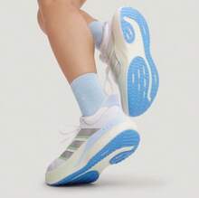 Adidas Superbounce 低帮休闲系列超轻缓震回弹跑鞋，男女款 - 淺藍色/銀灰色 - 查看 8