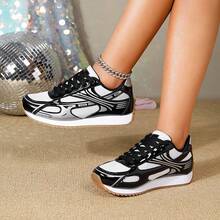 Black & White Striped Design Sneakers, Soft Sole Non-Slip Durable, Suitable For Work, Shopping, Running, Daily Wear - Black and White - View 2