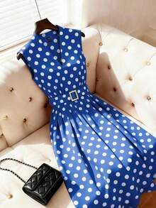 Vestido de línea A con cuello en V sin mangas, estampado de lunares y lazo en la cintura, adecuado para el Día de San Valentín y citas - Azul marino - Ver 8