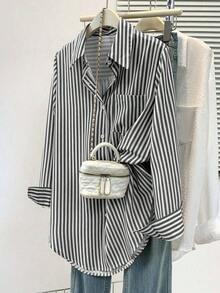 Camisa de manga larga a rayas clásica para mujer, con cuello, diseño de botones delanteros, decoración de bolsillo, adecuada para oficina y uso casual en primavera, verano, otoño e invierno - Negro - Ver 3