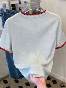 Camiseta de mujer de moda casual con cuello redondo y hombros caídos, camiseta con bordado de cereza, camiseta con bordado de toalla de cereza, camiseta casual y cómoda para exteriores, camiseta para todas las estaciones, camiseta con estampado de frutas - Gris Claro - Ver 2