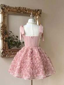 Elegante, romántico y de moda vestido de satén color café con hombros descubiertos y cola de sirena, con decoración floral 3D y volantes en el bajo, adecuado para fiestas de solteros, bodas, graduaciones, vacaciones, tardes de té y ocasiones formales - Rosa Pálido - Ver 2