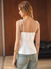 Camiseta sin mangas de verano para mujer, con un diseño de unicolor minimalista y cintura ceñida para una silueta favorecedora.Elegante pero sencilla, adecuada para ocasiones formales como conciertos y actuaciones, así como para un uso casual - Blanco - Ver 5