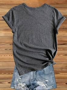 Top femenino manga corta cuello redondo en algodón puro, diseño estampado moderno, tela fresca y aireable, prenda versátil para look casual, ocasiones diarias y encuentros sociales todo el año - Gris Oscuro - Ver 2