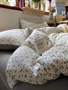 4pcs Ditsy Floral Bedding Set, Soft & Breathable, Romantic Pastoral Style, Includes 1 Duvet Cover, 1 Bed Sheet, 2 Pillowcases (Pillow Covers Pattern Randomly Cut), Available In Single & Double Size - Beige - View 3