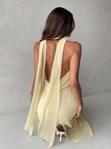 Vestido de mujer con cuello drapeado, línea A y espalda descubierta en color amarillo fluido - Amarillo - Ver 4