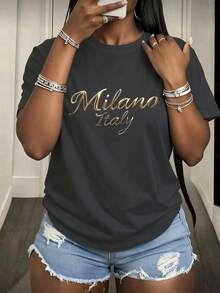 Playera Casual Mujer "Milano Italy" - Gris Oscuro con Estampado Dorado Elegante - Gris Oscuro - Ver 2