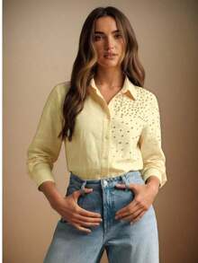 Camisa de mujer con cuello vuelto, abertura frontal y adornos de strass en las mangas largas, para primavera - amarillo ganso - Ver 2