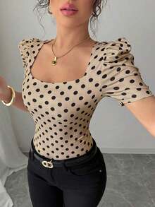 Camiseta casual de mujer, elegante y sexy, de manga corta, cuello joya, mangas abullonadas, puños fruncidos, estampado de lunares blancos y negros, silueta ajustada, adecuada para vacaciones - Multicolor 5 - Ver 5