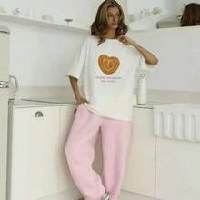 Camiseta blanca holgada con estampado de galletas en forma de corazón estilo americano, moda europea y americana, top juvenil de manga corta. - Negro - Ver 2
